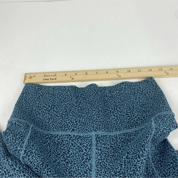 Athleta Womens Small Salutation Stash II Textured Blue Cheetah Print Leggings - Picture 5 of 9